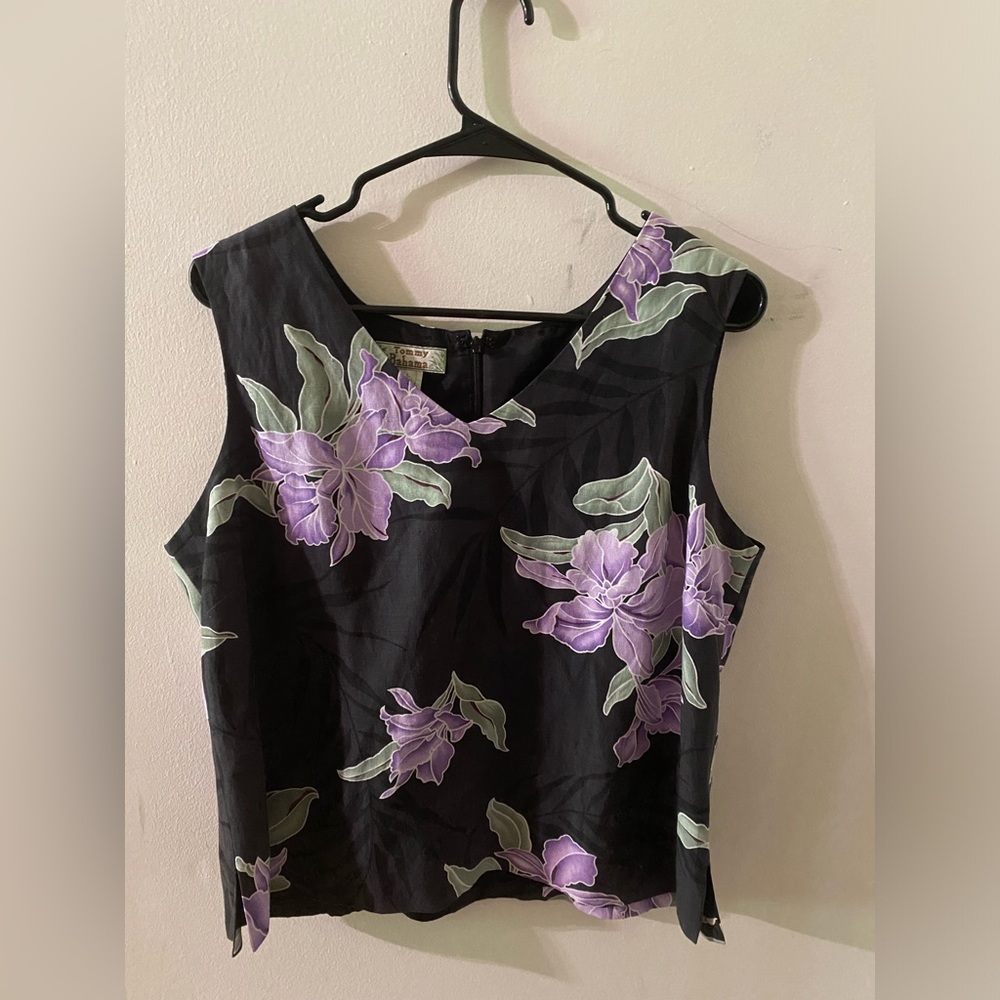 Tommy Bahama Silk and Linen blend Black Floral Blouse Vest Tops for Women